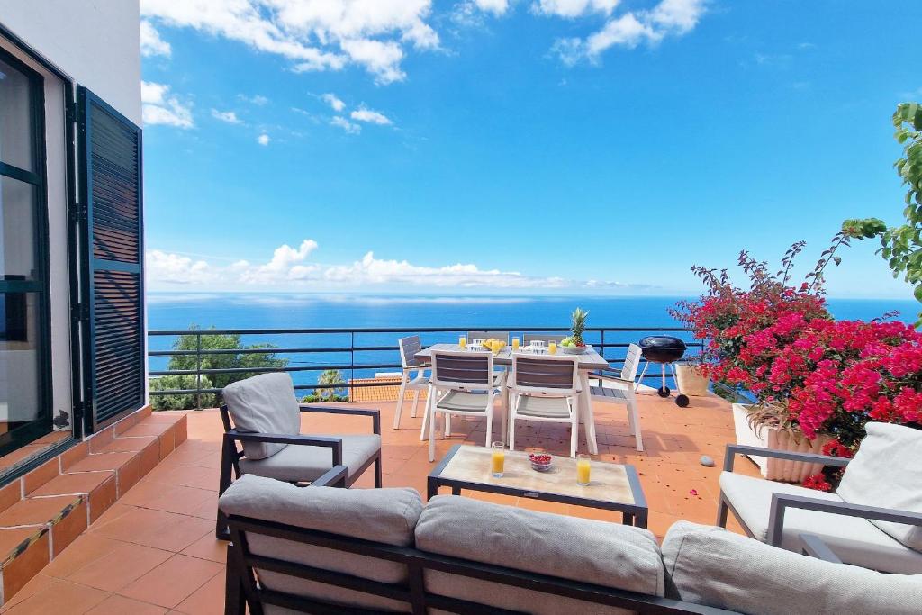 Vivenda da Esquina - Pool & Sea view by LovelyStay