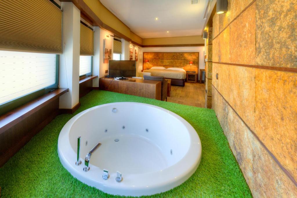 Jacuzzi Apartamentos El Roqueo Cádiz Jacuzzi Apartamentos El Roqueo Cádiz