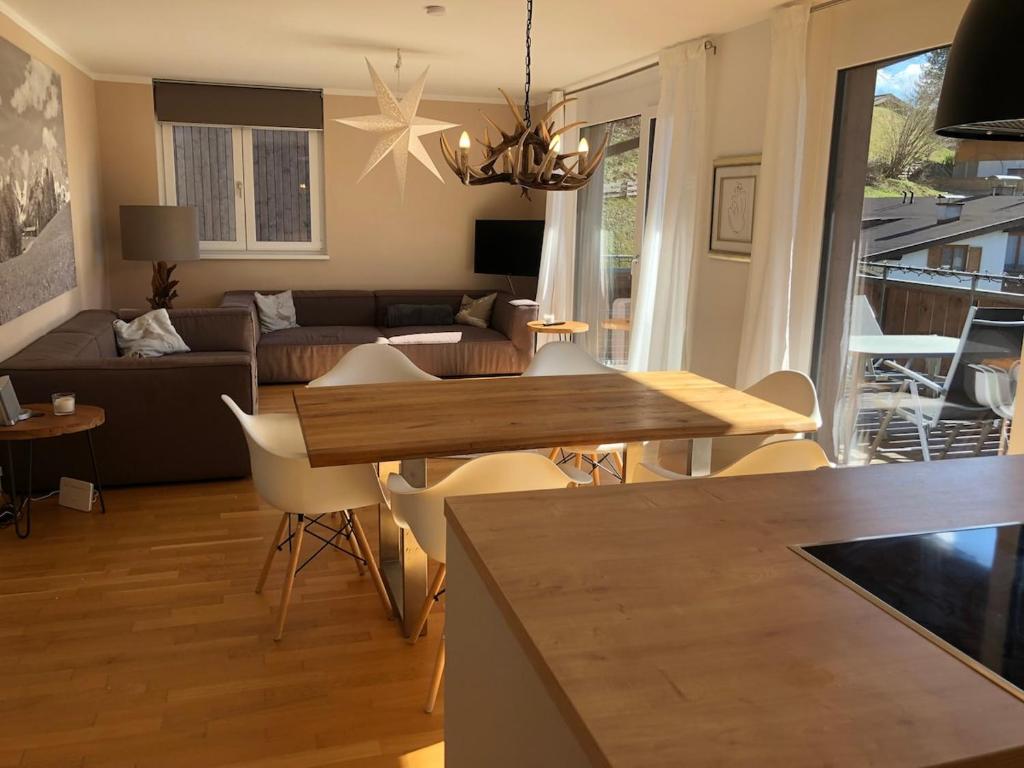 Sunny apartment with balcony and mountain views