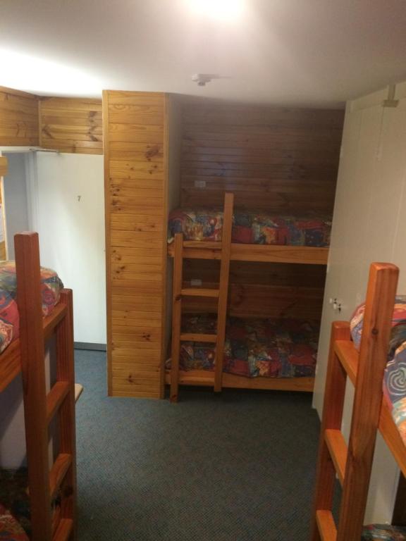 Palanda nebo palandy na pokoji v ubytování TERAMA Ski Lodge