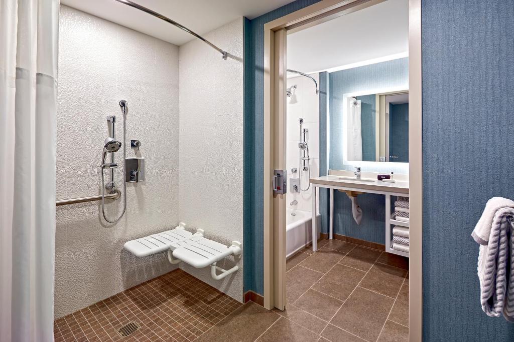 Cambria Hotel & Suites Anaheim Resort Area - 
