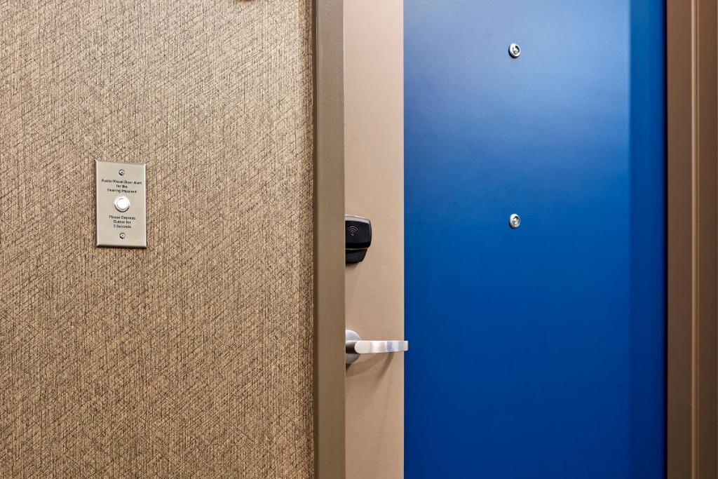 Cambria Hotel & Suites Anaheim Resort Area - 