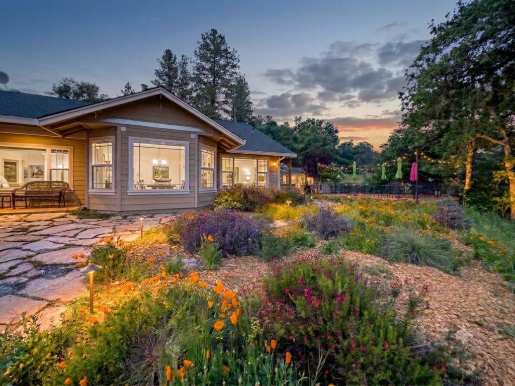 Red Tail Ranch - Housity