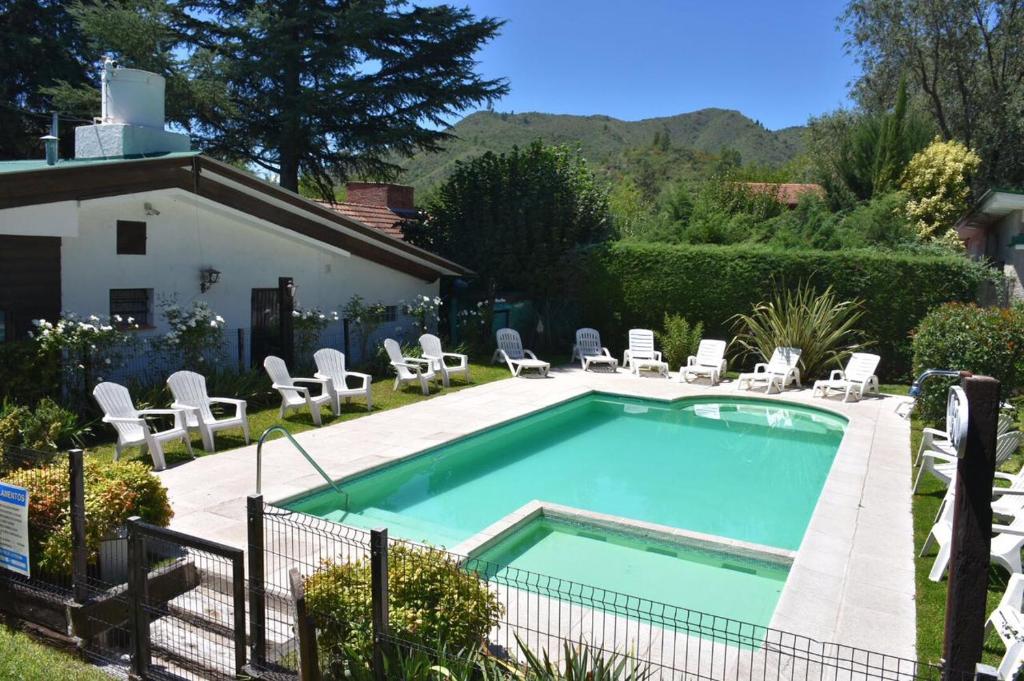 Bazén v ubytování Bad-wiessee Apart Hotel & Spa nebo v jeho okolí