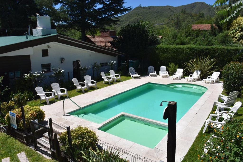 Bazén v ubytování Bad-wiessee Apart Hotel & Spa nebo v jeho okolí