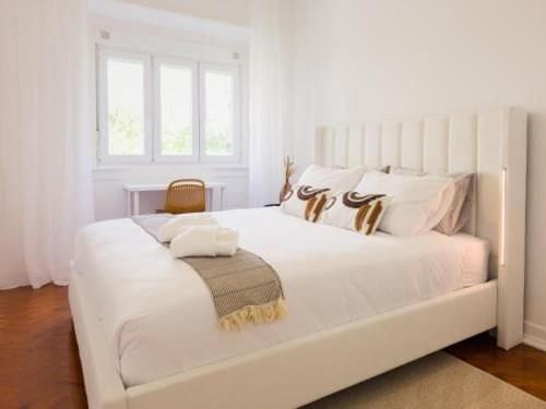 4D- Wake Up in Central Lisbon, Where History Meets Everyday Local Life