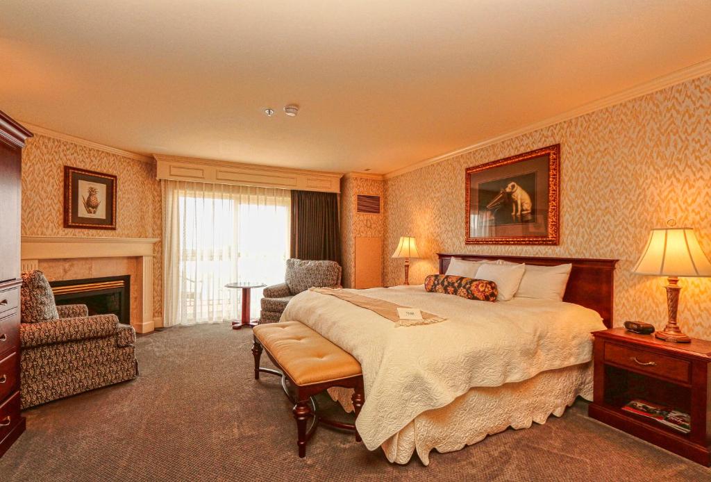 Fairhaven Village Inn photo