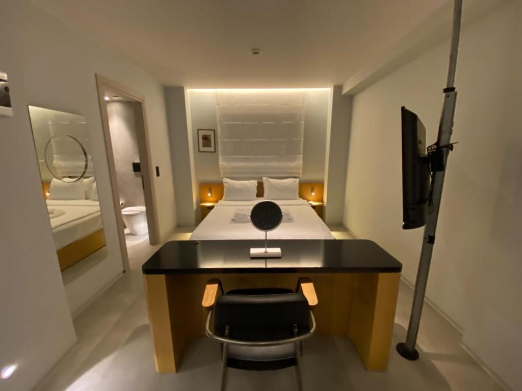 Athens Suite 101