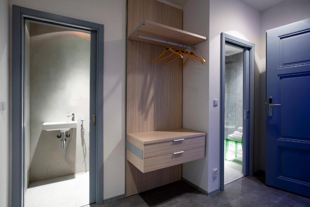 Apartments At The Blue Duckling - 4