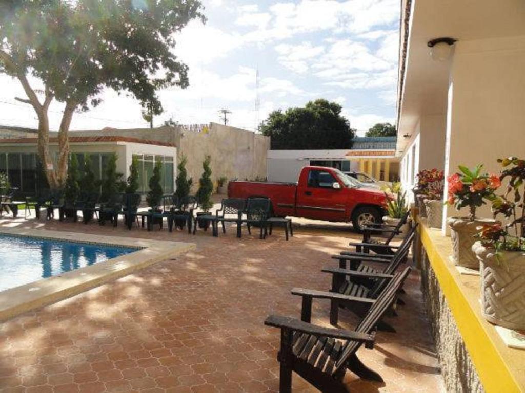 Bazén v ubytování Hotel Las Dalias Inn nebo v jeho okolí