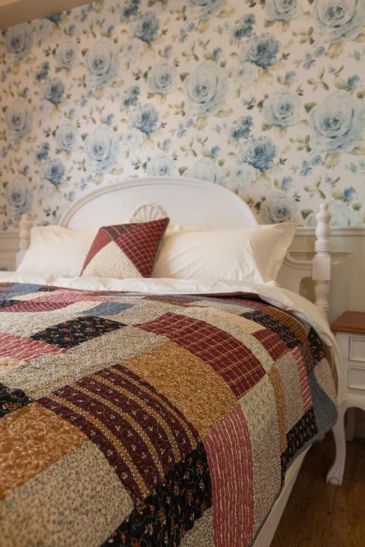 Charmole - Standard Double Room