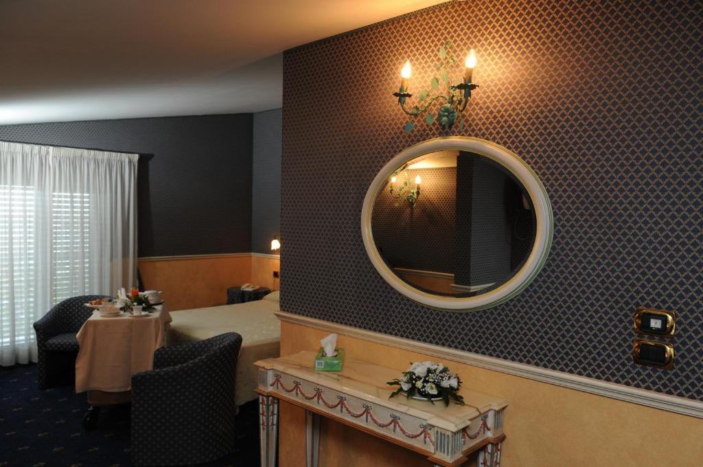 Hotel Ristorante La Lanterna - Suíte Júnior