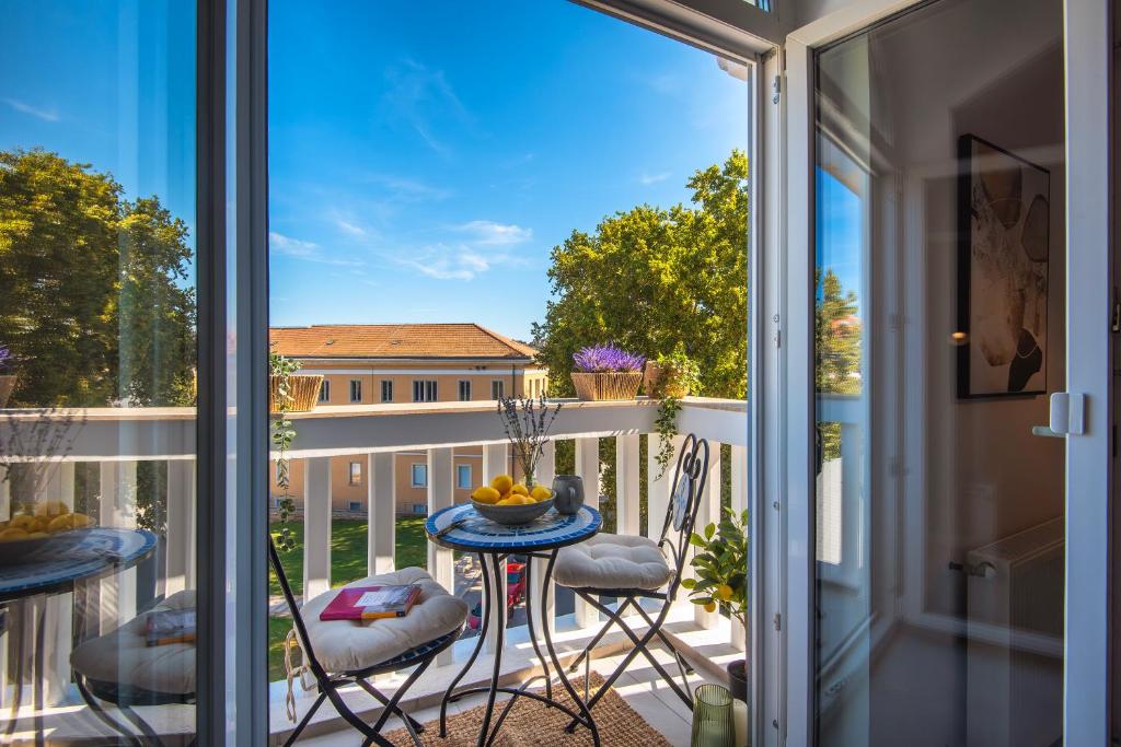 Arco - Elegant New Apartment - Free Parking
