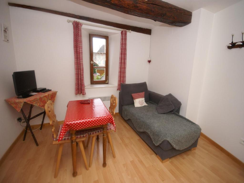An apartment in a 17th century wine grower s house – photo 50