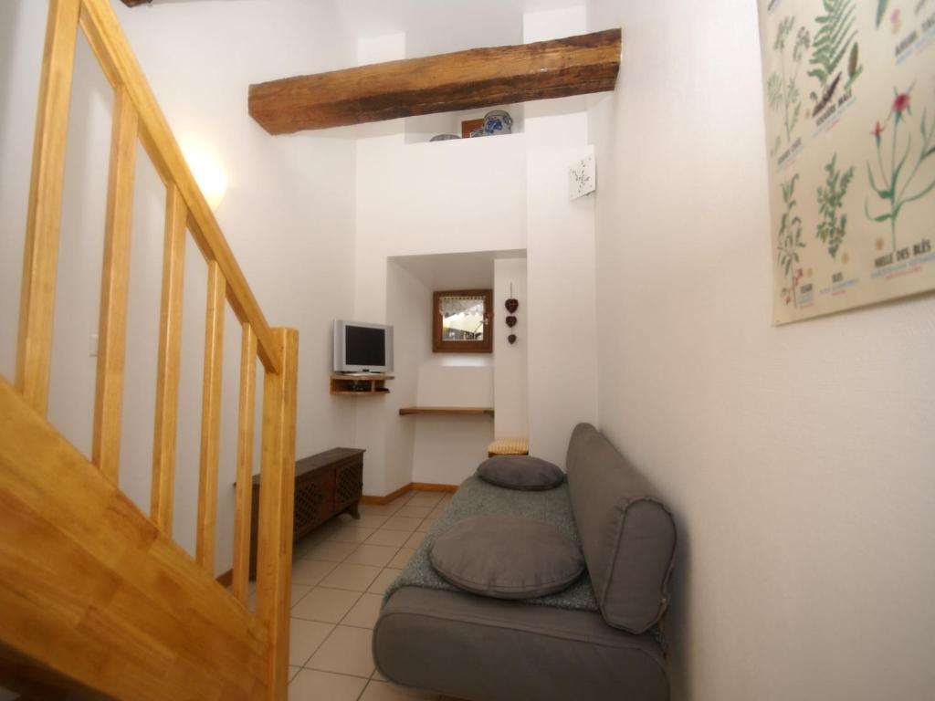 An apartment in a 17th century wine grower s house – photo 39