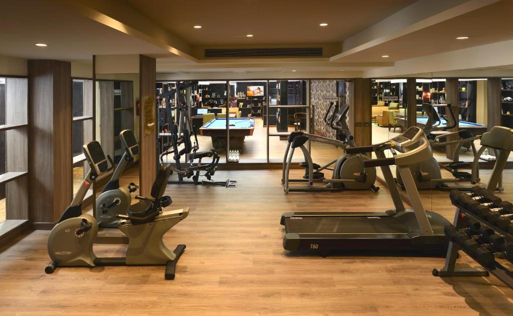 Fitness centrum a/nebo fitness zařízení v ubytování Deventure Sarovar Portico Kapashera, New Delhi