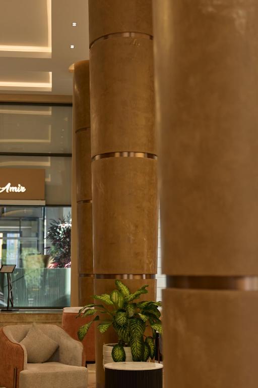 لابی و فضای عمومی Ramada Plaza by Wyndham Tashkent - تصویر ۵