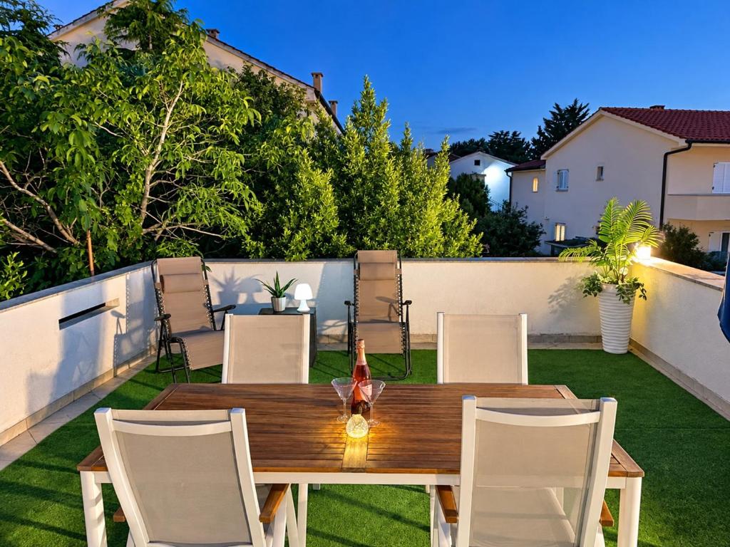 Apartment Sonja close to the Beach