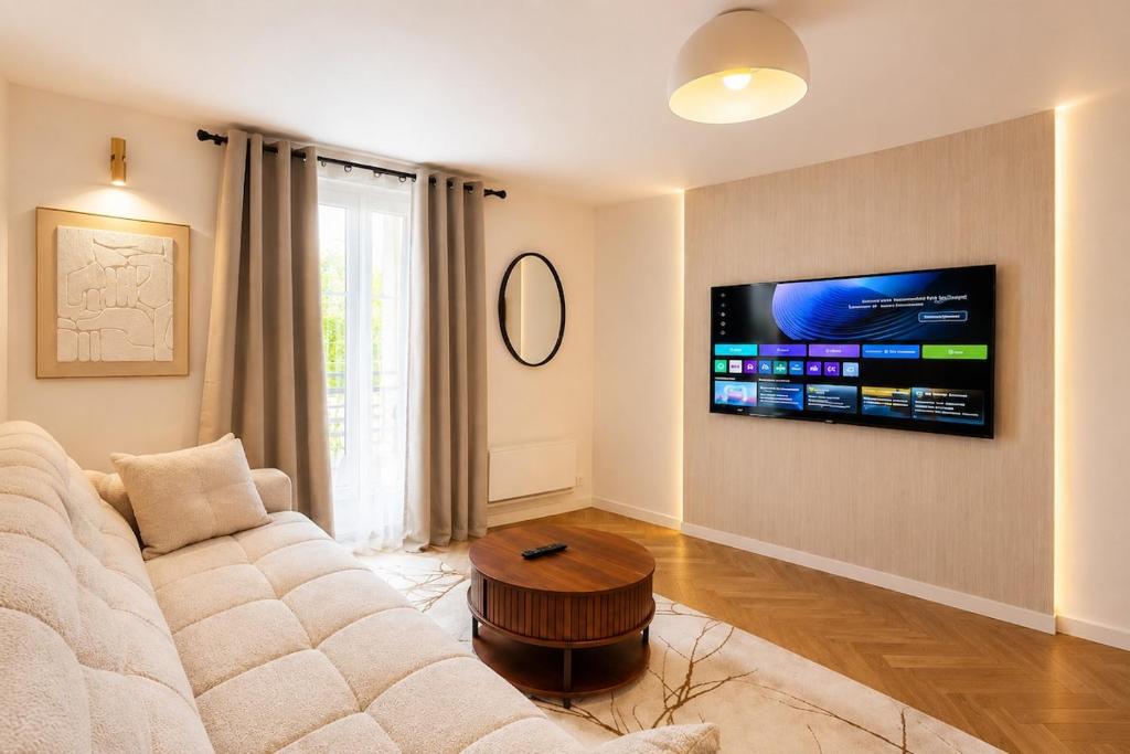Cozy Parisian Hideaway Near Montparnasse