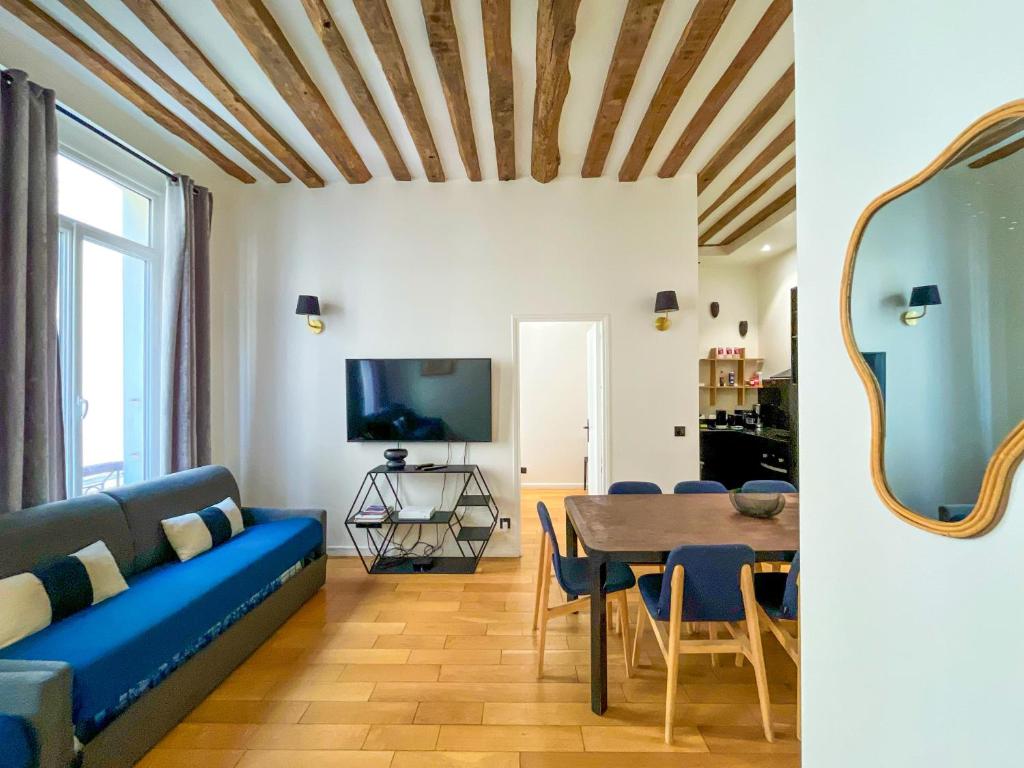 UrbanFlat 98 -Grand Appartement Centre de Paris pour 12 Voyageurs
