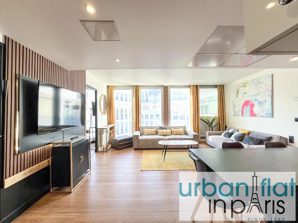 UrbanFlat 128 - Famous Champs-Elysees Avenue Apartment