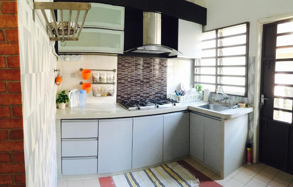 Kuchyň nebo kuchyňský kout v ubytování D'Houzz