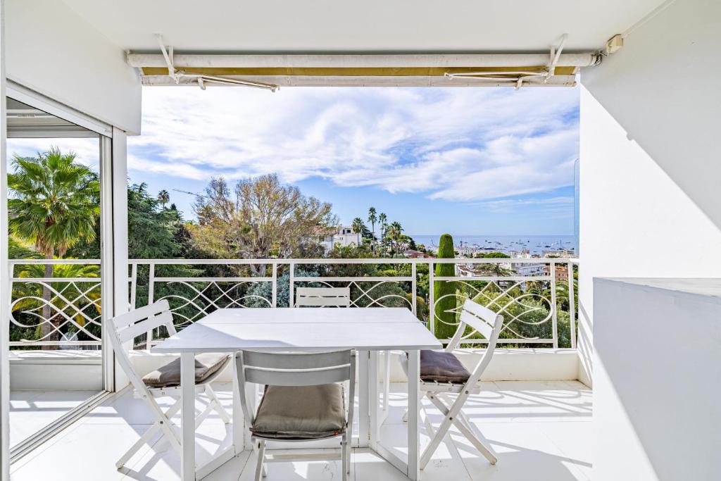 26 KOE - Beautiful Sea View Apartment with Parking