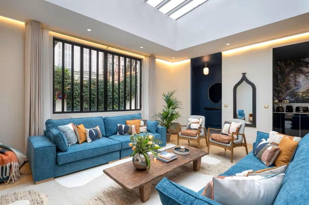 Elegant and spacious three-bedroom apartment