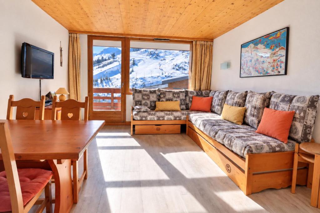 Résidence Plein Soleil - VUE SUR LES PISTES, ÉTAGE ÉLEVÉ - LABEL MERIBEL MAE-7593