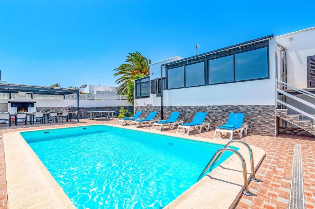 Villa Alvaro Dos by Villa Plus