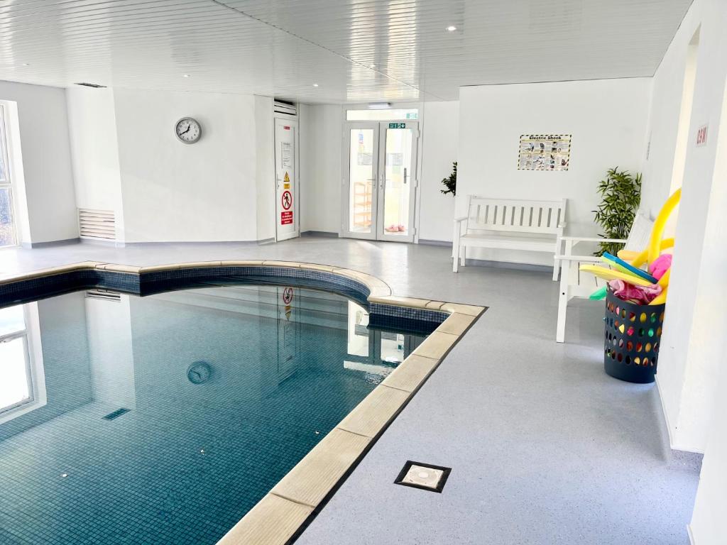 Cottage Sleeps 4 Indoor Pool Fishing Lake Pets, Beaworthy (opdaterede ...