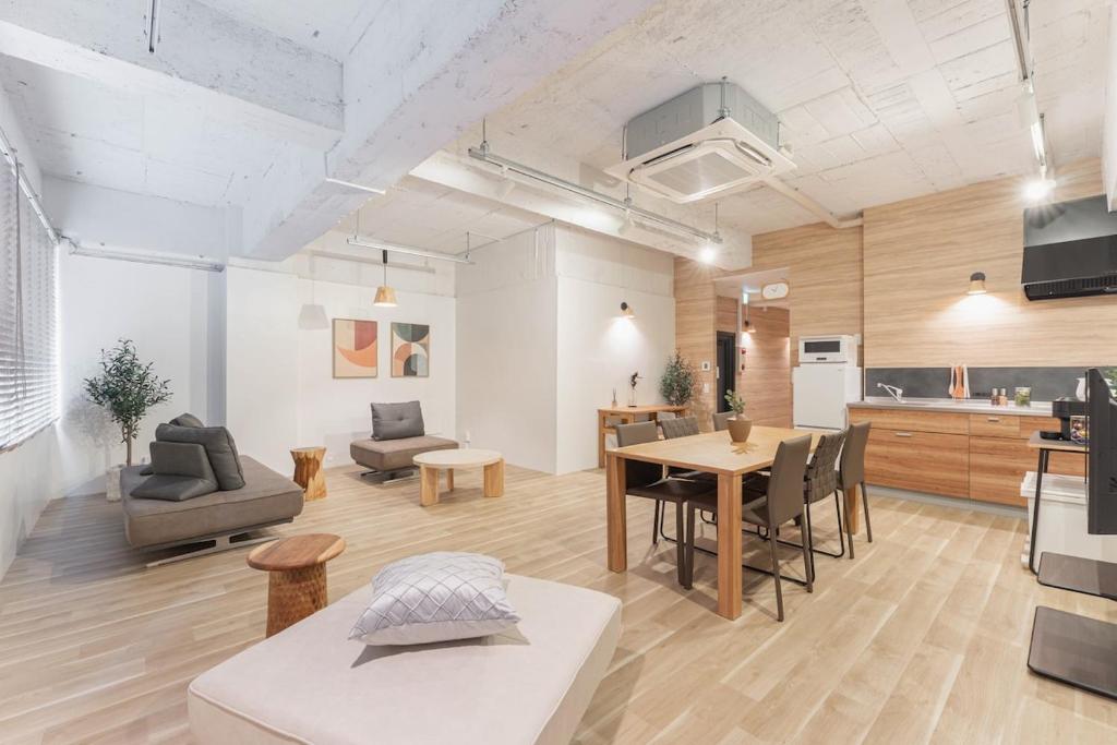 Tree Village201 Spacious stay near Nanba and USJ