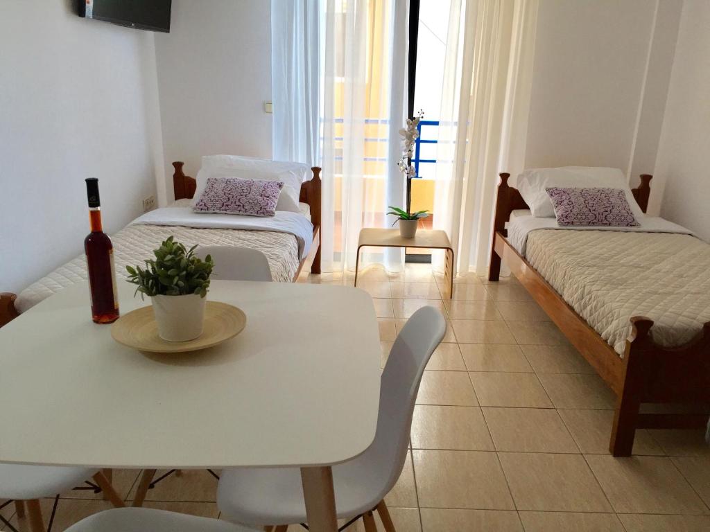 Sea and Sky Apartments Sarande - Image 2