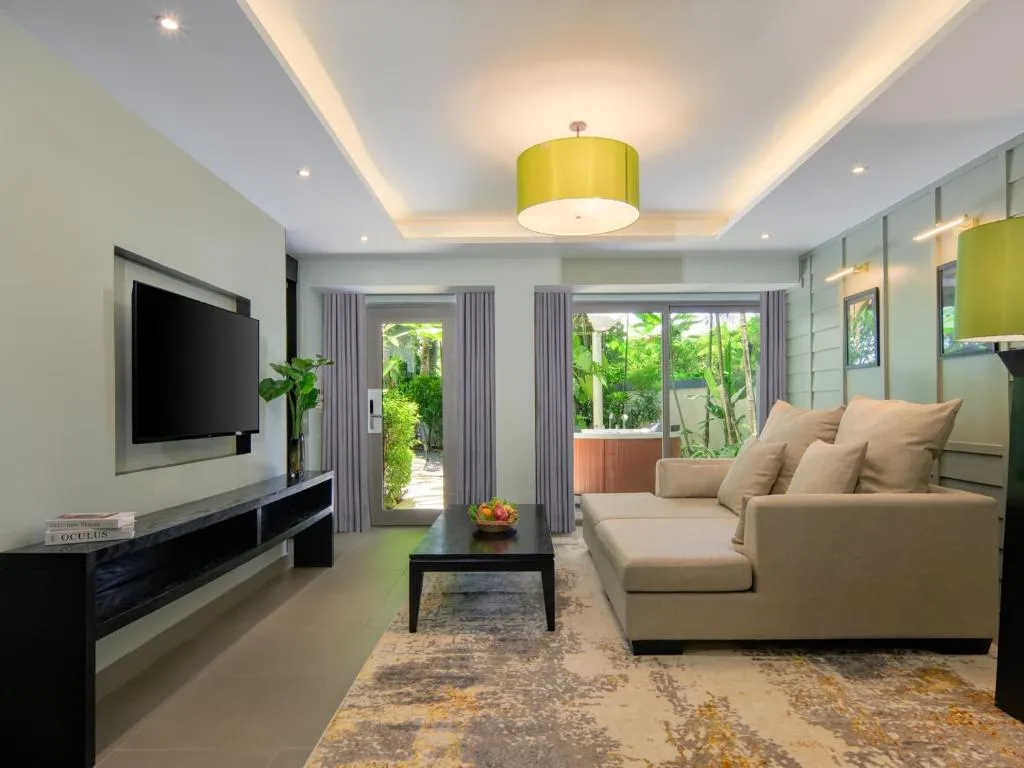 Whirlpool Garden Suite