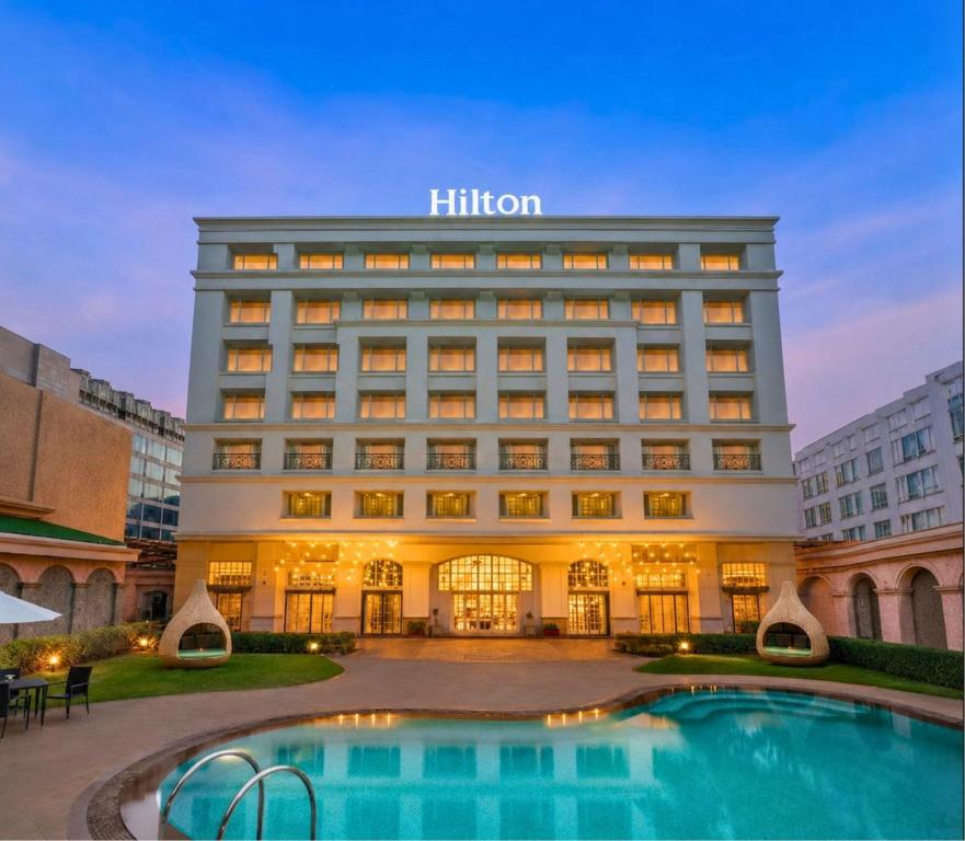 لابی و فضای عمومی Hilton Mumbai International Airport Hotel - تصویر ۵