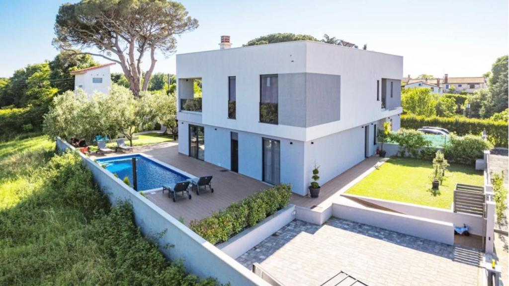 Villa Pinus by Villas Guide