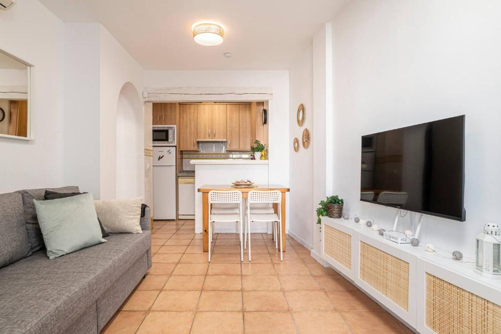 Apartamento con Patio Andaluz - Playa y Centro