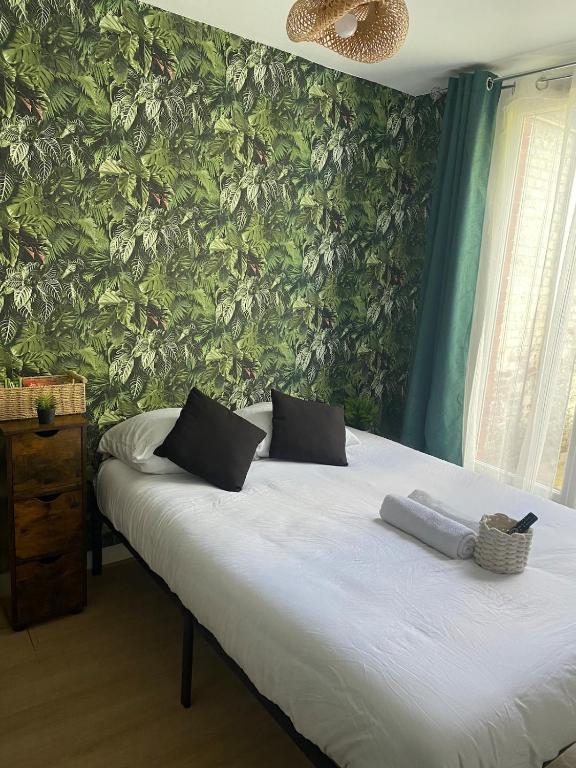 Le Tropical, Proche Centre, Place St Marc et CHU