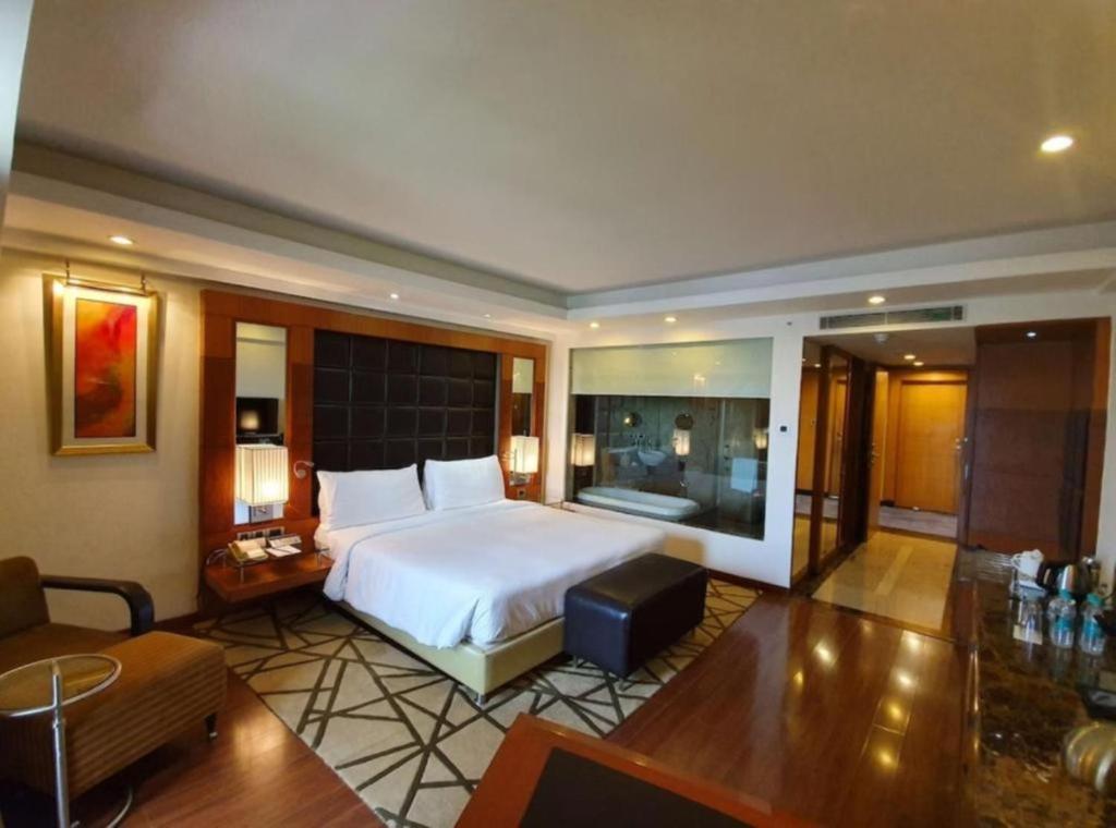 Hotel Urban Seven Inn Grand Near IGI Airport Delhi در دهلی نو