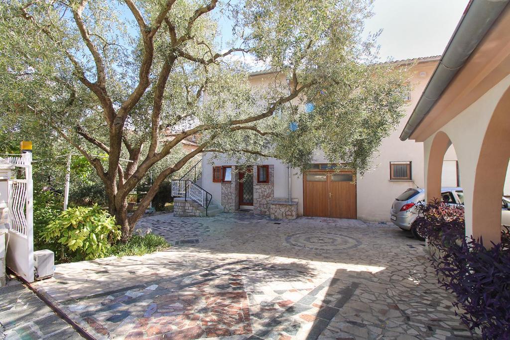 Apartments Valter 613