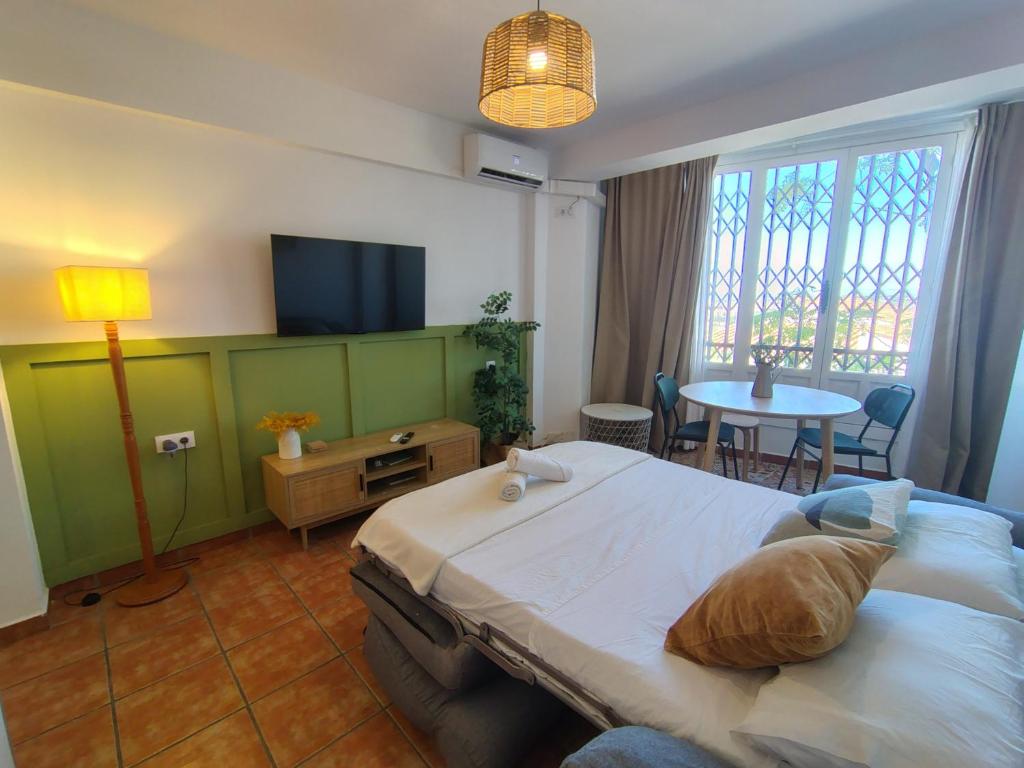 Cozy Studio in Heart of Nueva Andalucía - Pass the Keys