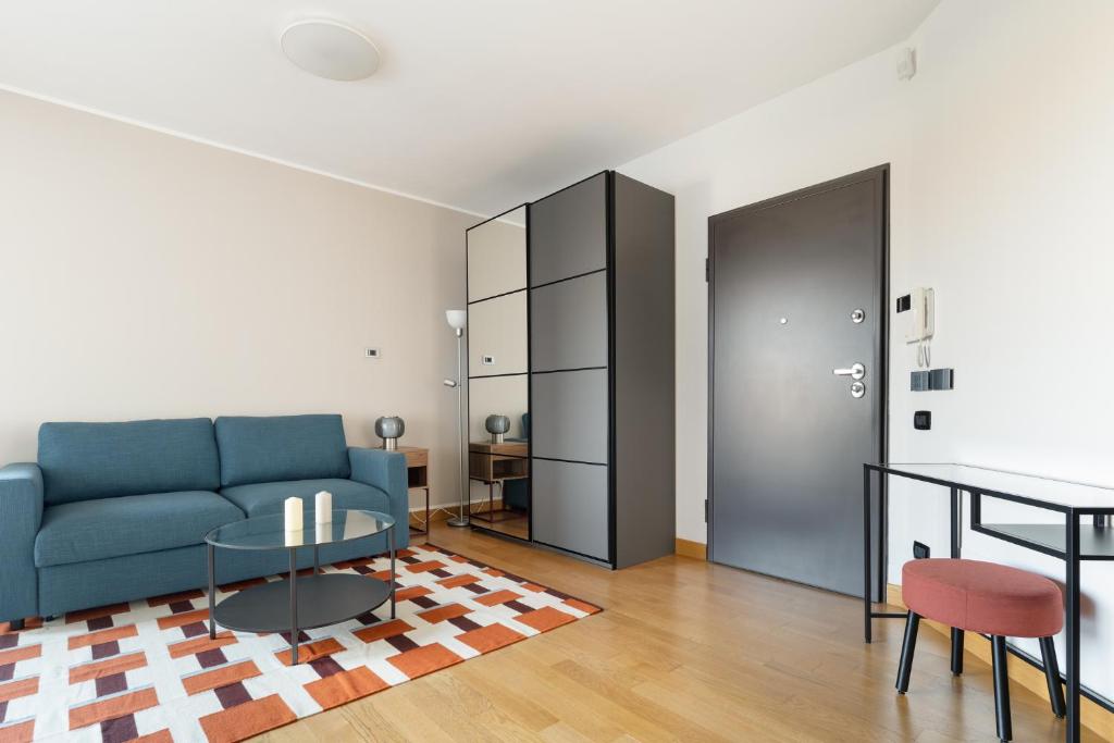GuestHost - Traiano Comfy and Bright Studio