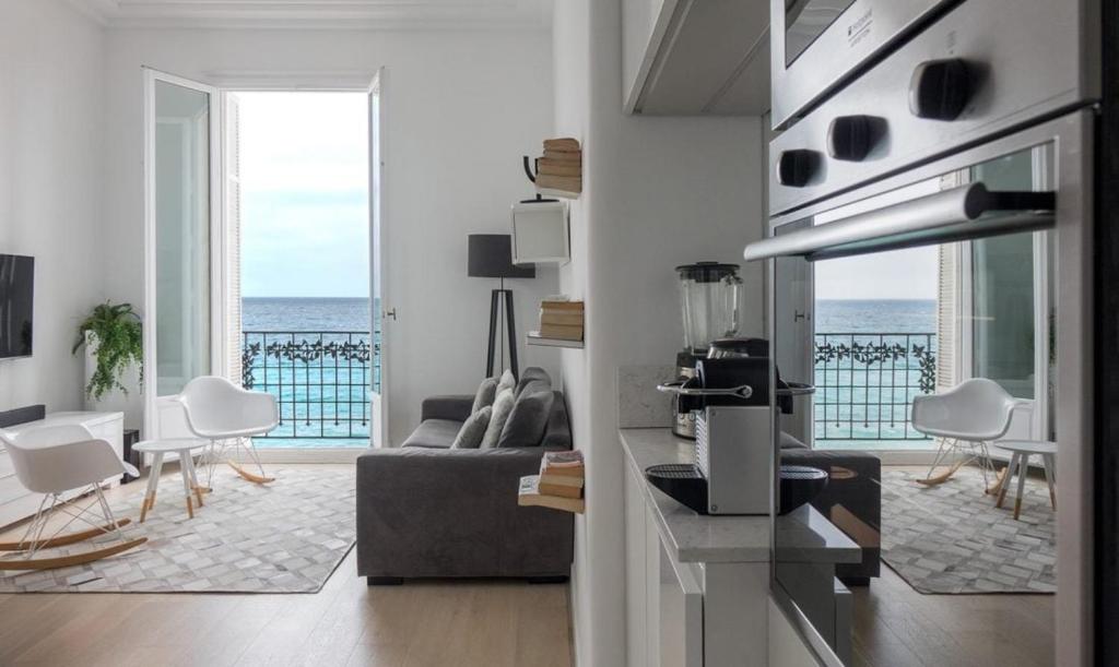 Les Hirondelles, 3-room apartment with magnificent sea view
