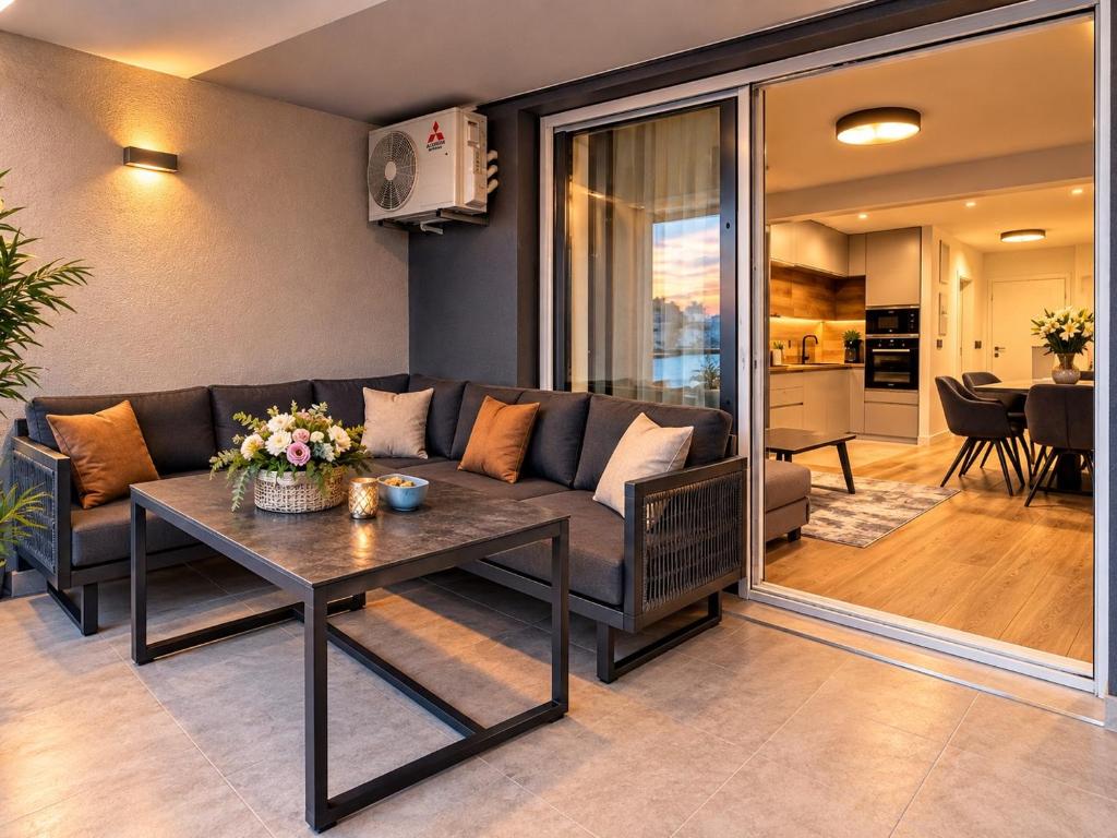 Harmony Luxe Residence Split Private Garage and Terrace