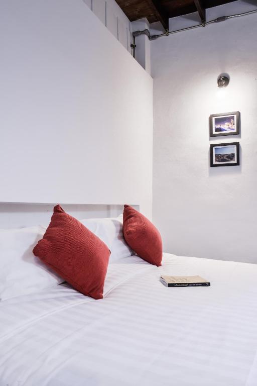 Neighbor Phuthon - 4