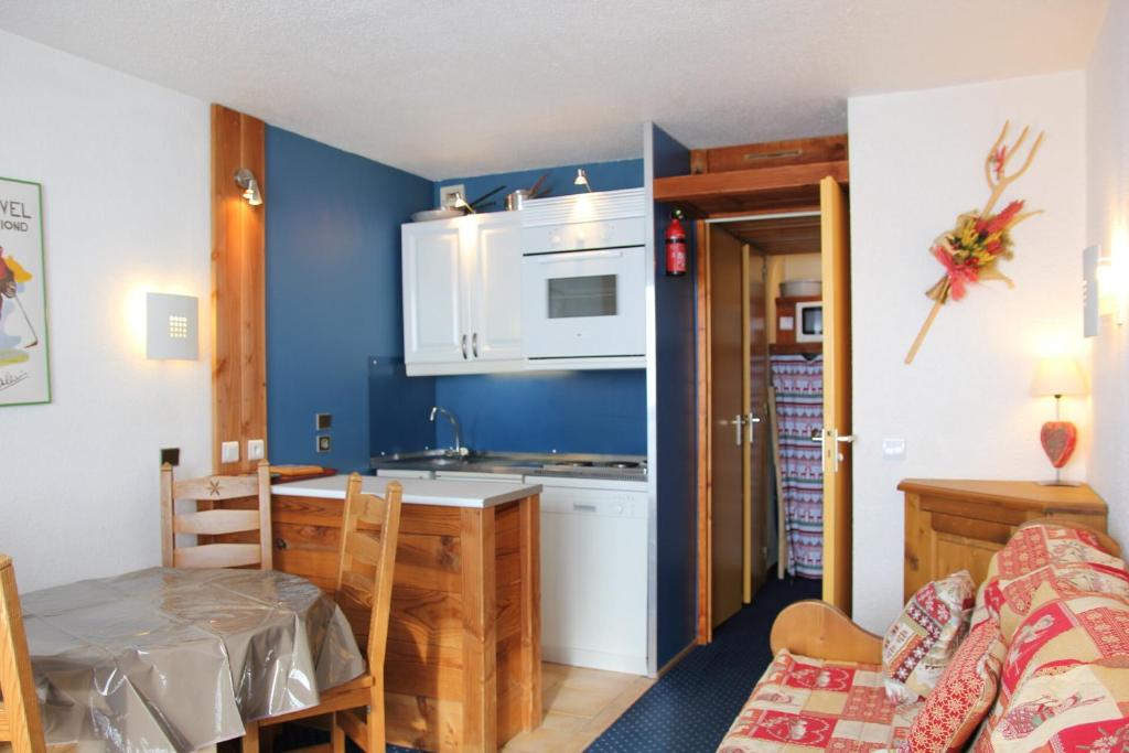 Résidence Machu - VAL THORENS location: Appartement avec vue sur les pistes, résidence skis aux pied MAE-9101