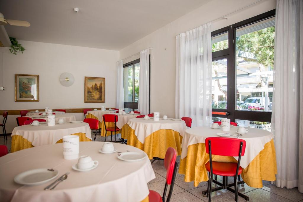 Restaurace v ubytování Hotel Meris