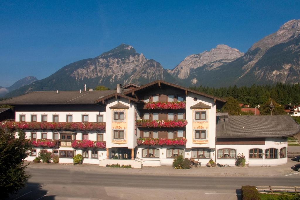 Nespecifikovaný výhled na hory nebo výhled na hory při pohledu z hotelu