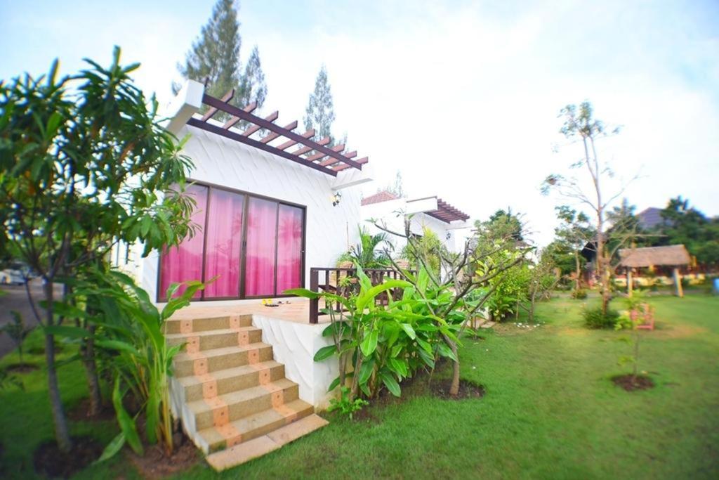 Zahrada ubytování Pranburi Cabana Resort
