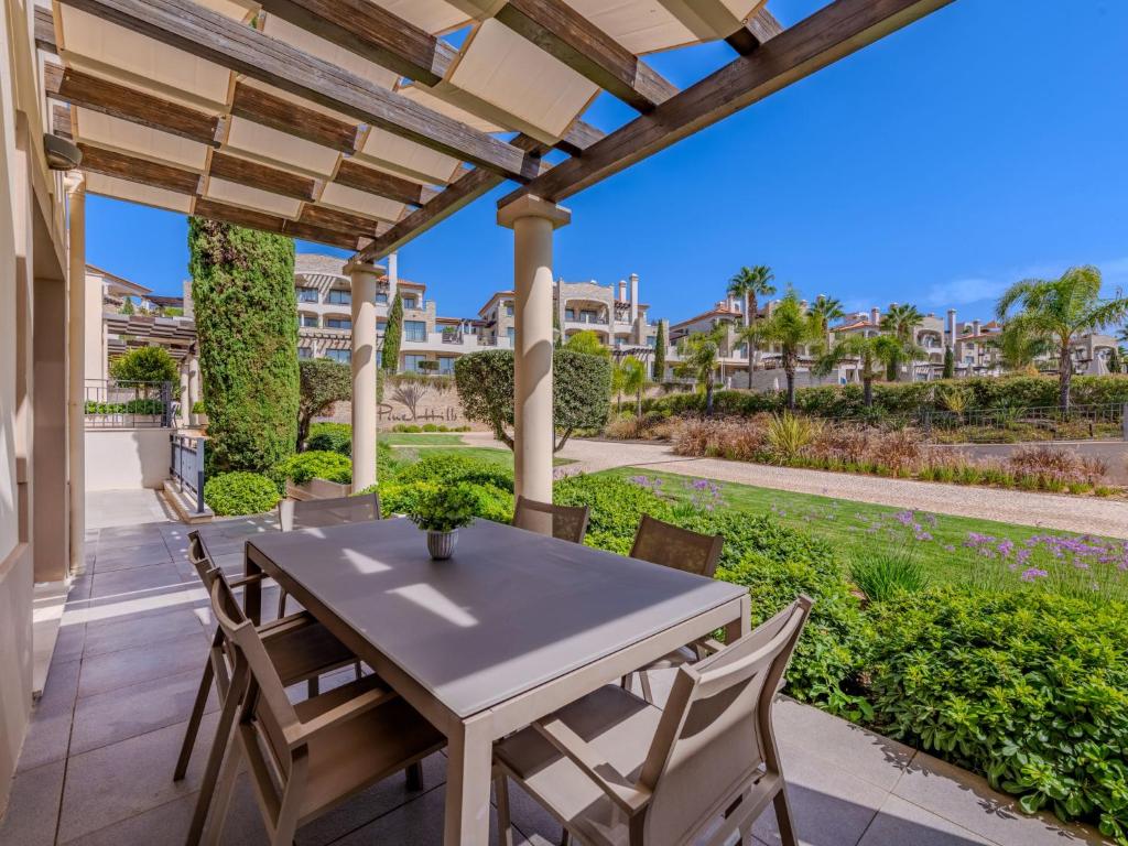 Apartment Pine Hills Ametista by Interhome